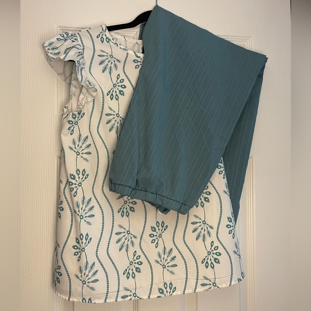 SHEIN Maternity Teal Floral Top and Pants Set